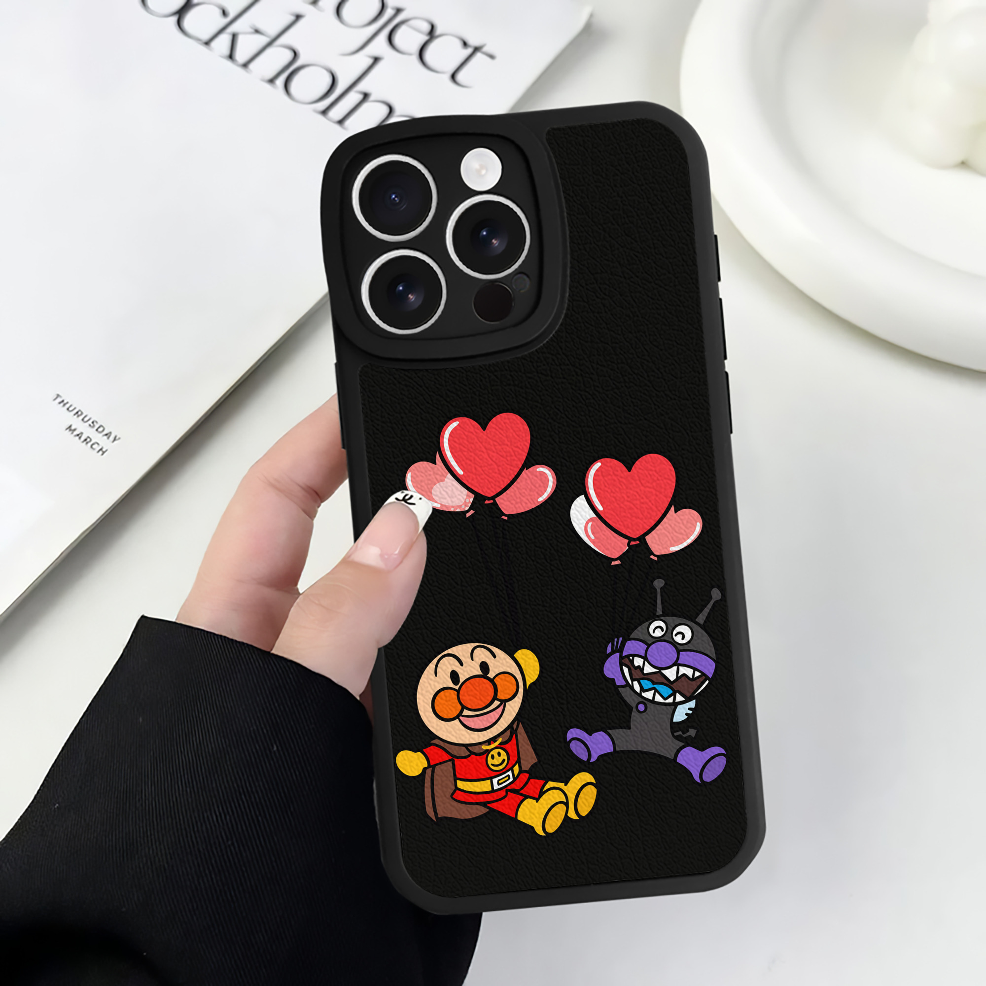 （画像用） アンパンマン Anpanman 【iPhone 16シリーズ対応】シリコンスマホケース（レザー調） 材質：シリコン